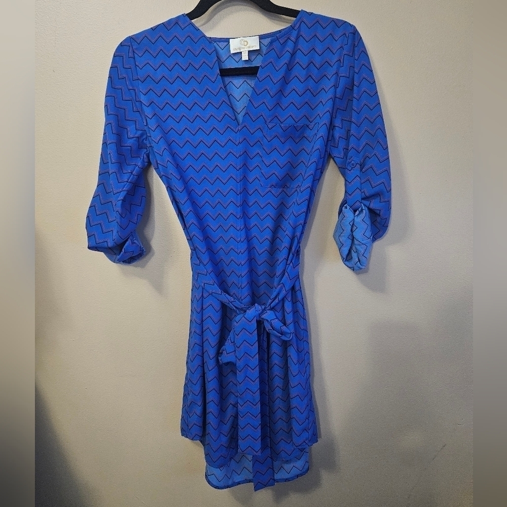 Collective Concepts Women's Size XS Shirt Dress Blue Chevron Print Roll Tab